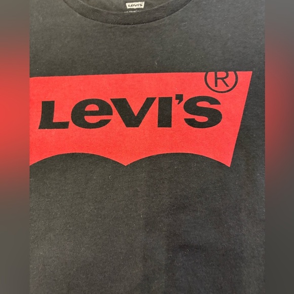 Levi's black and red classic short sleeve crewneck graphic tee women's size XS - Picture 2 of 10